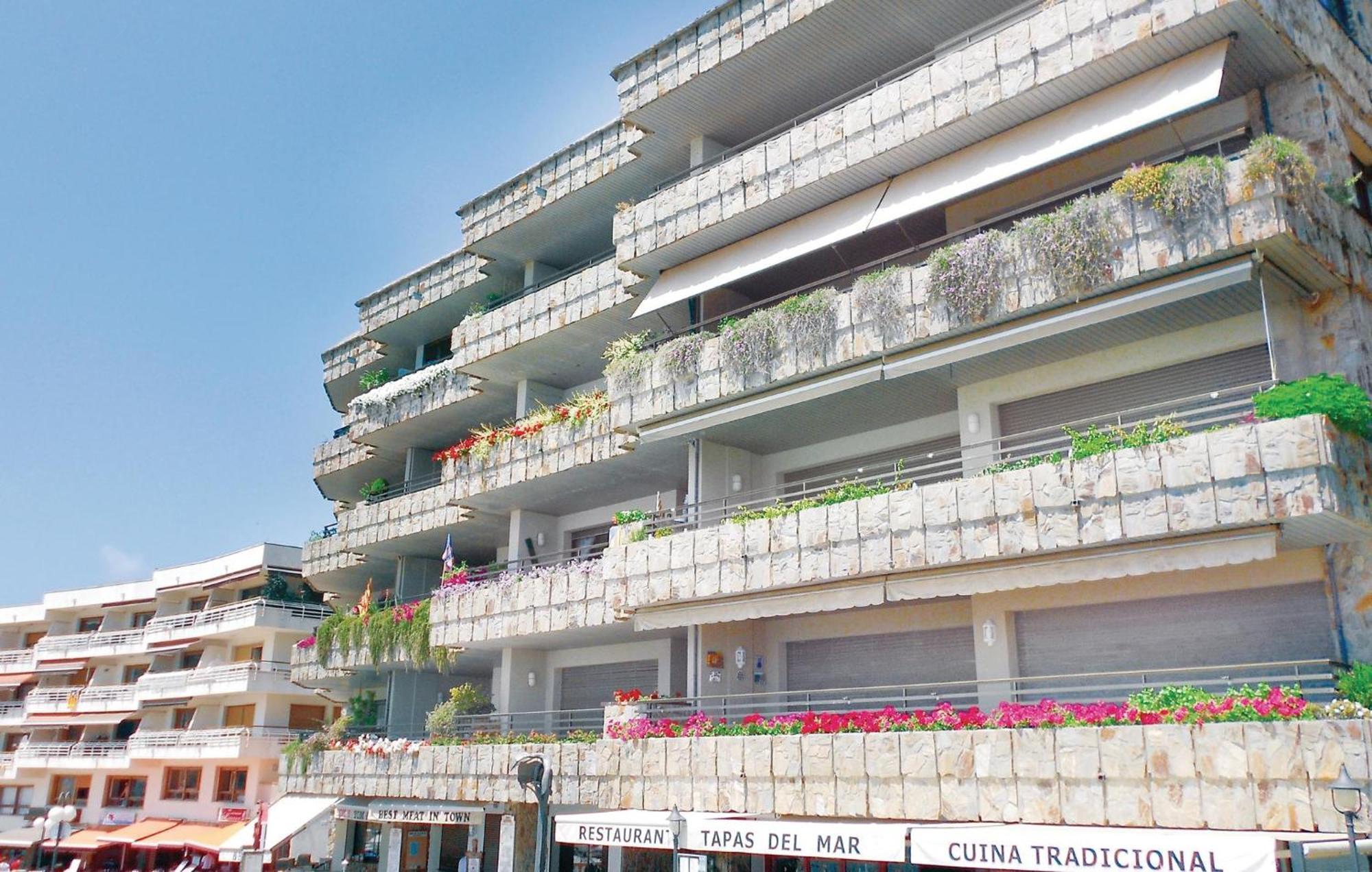 3 Bedroom Gorgeous Apartment In Tossa De Mar Exterior photo